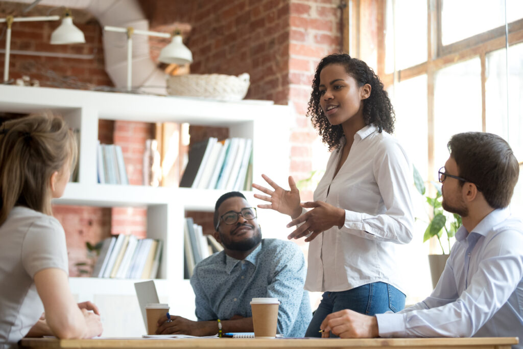 Avoir une capacité d'adaptation vous permettra d'avoir les compétences nécessaires pour manager une équipe.

